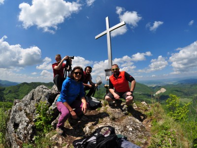 so štábom na vrchole