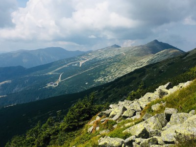 posledný pohľad na hrebeň Nízkych Tatier,v pozadí Chopok a Dereše