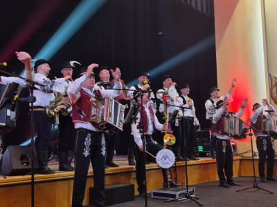 MDŽ 8.marec Koncert Moštenskí Pajtáši a Mužáci Moravia 